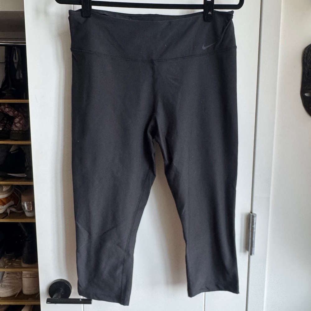 Nike Charcoal Athletic Capri Pants
